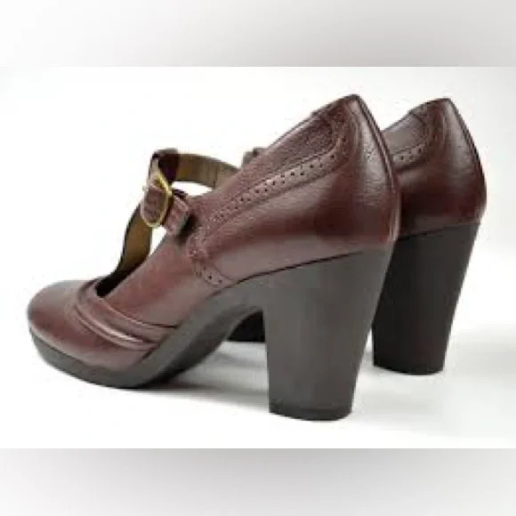 Aerosoles burgundy serfs up t strap retro heels - Picture 2 of 13
